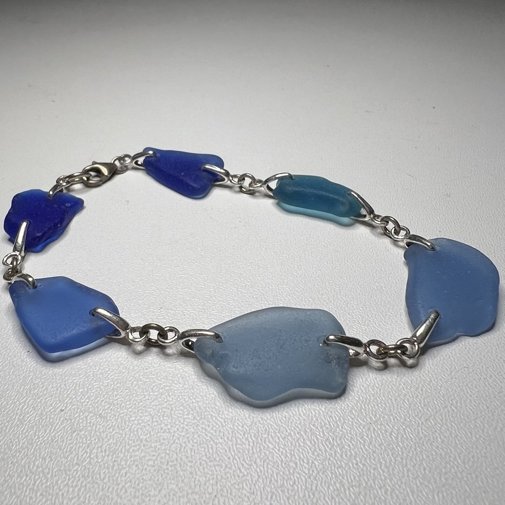 Vtg Frosted White and Cornflower Blue Sea Glass Bracelet